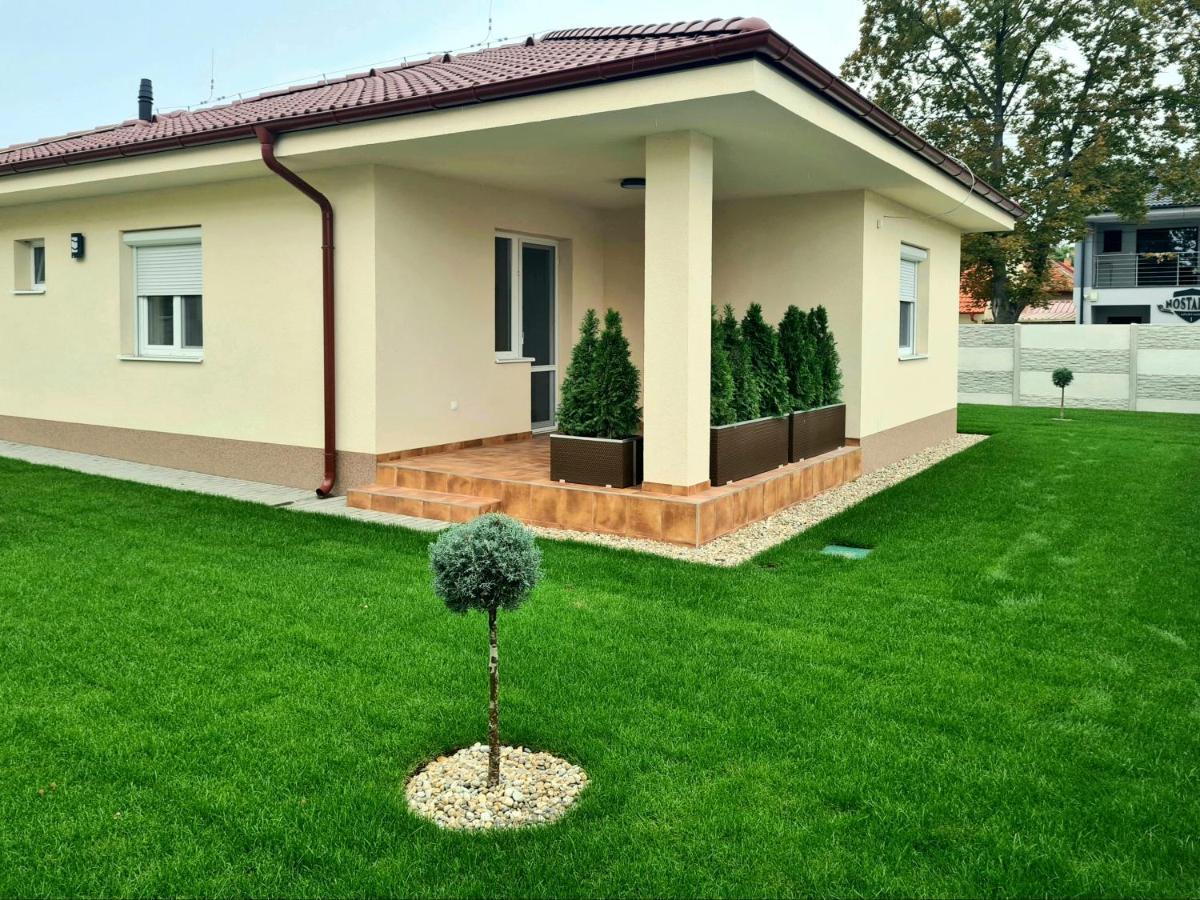 Rekreacny Dom Flora Ll Villa Velky Meder Exterior photo